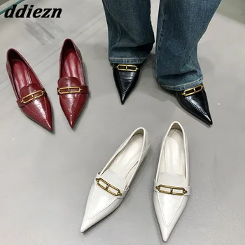 Nowość 2023 roku, modne eleganckie damskie sandały w stylu metalu, klapki na szpilce, buty damskie na średnim cienkim obcasie, damskie czółenka na obcasie